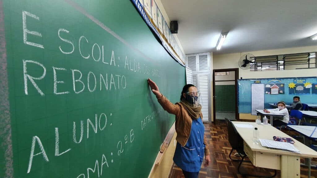 Ponta Grossa divulga calendário letivo escolar para o ano de 2022