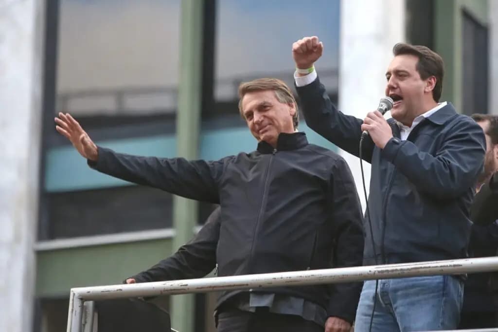 Ratinho Júnior participa de ato em apoio à reeleição de Bolsonaro