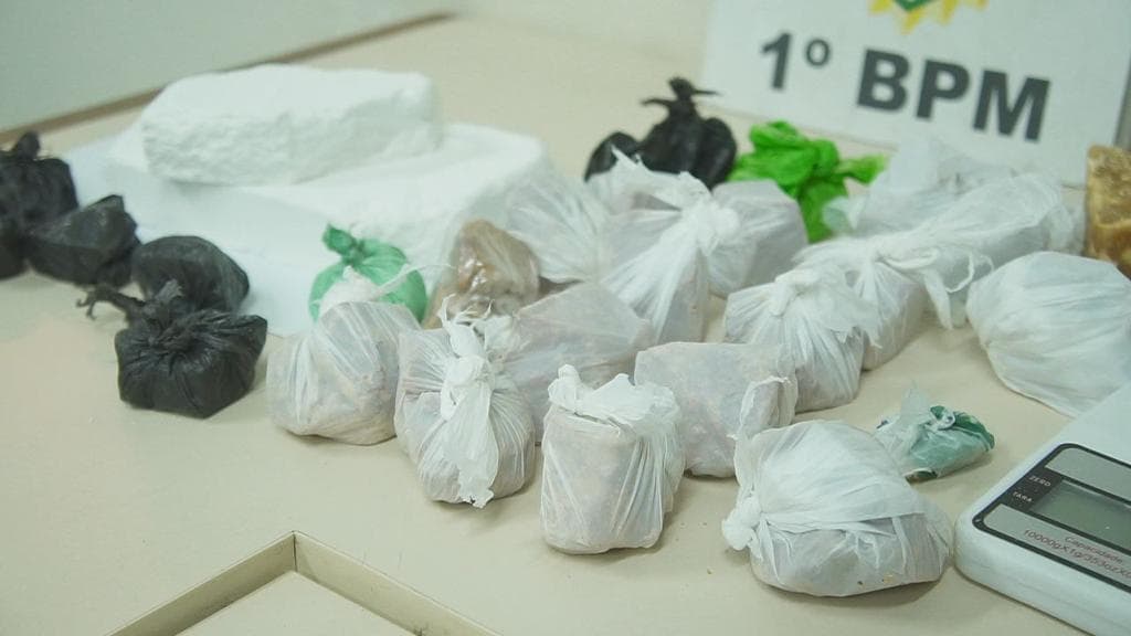 Policiais fazem grande apreensão de drogas e recuperam veículos furtados em PG