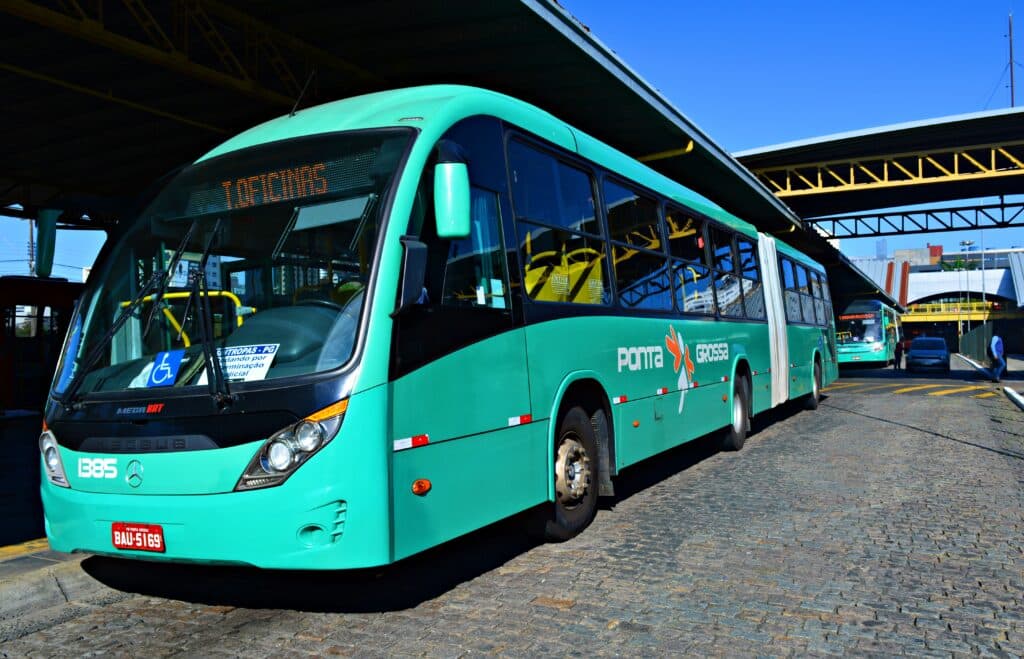 Trabalhadores do transporte coletivo participam de Assembleia convocada por sindicato