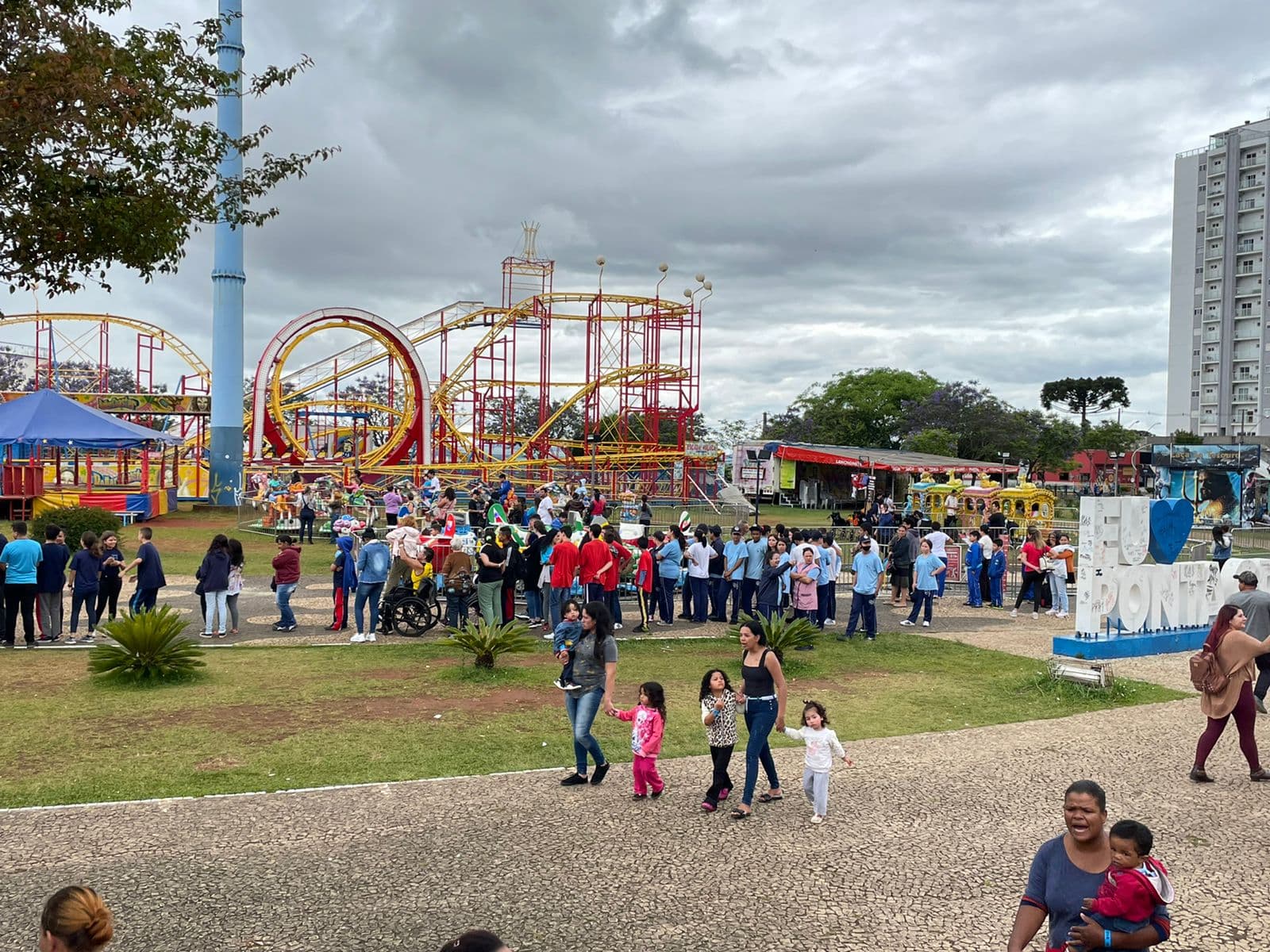 Cerca de 1 mil pessoas foram ao Parque de Diversões gratuitamente em PG