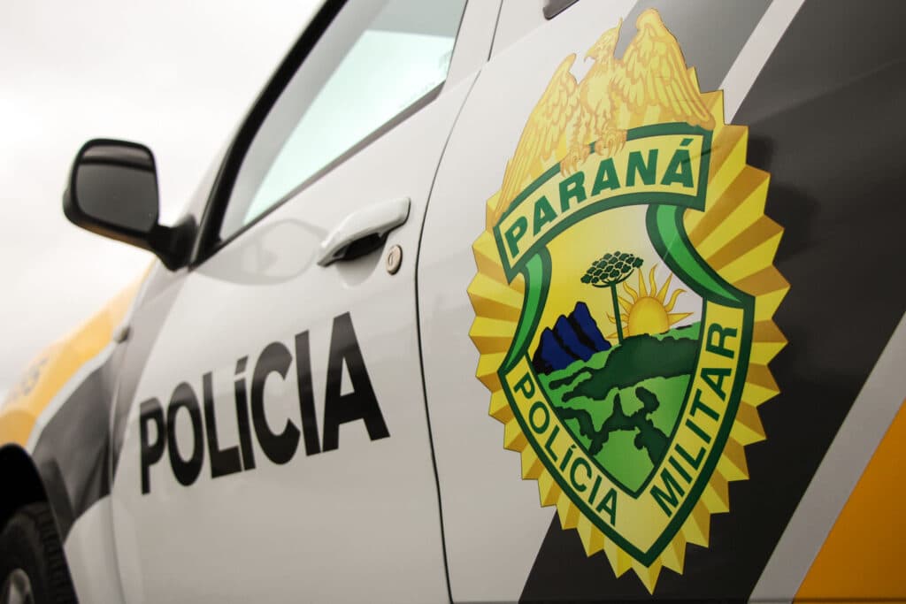 Homens invadem residência e disparam contra casal em PG