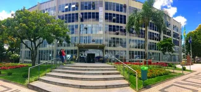 Prefeitura de PG, sem controle, paga indevidamente adicional à trabalhadores