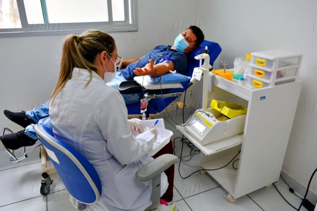 Hemepar pede doações de sangue e oferece mimos para doadores