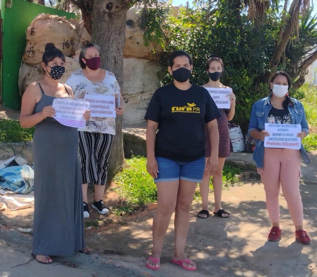 Gestantes realizam protestos pela volta de exames na saúde de PG