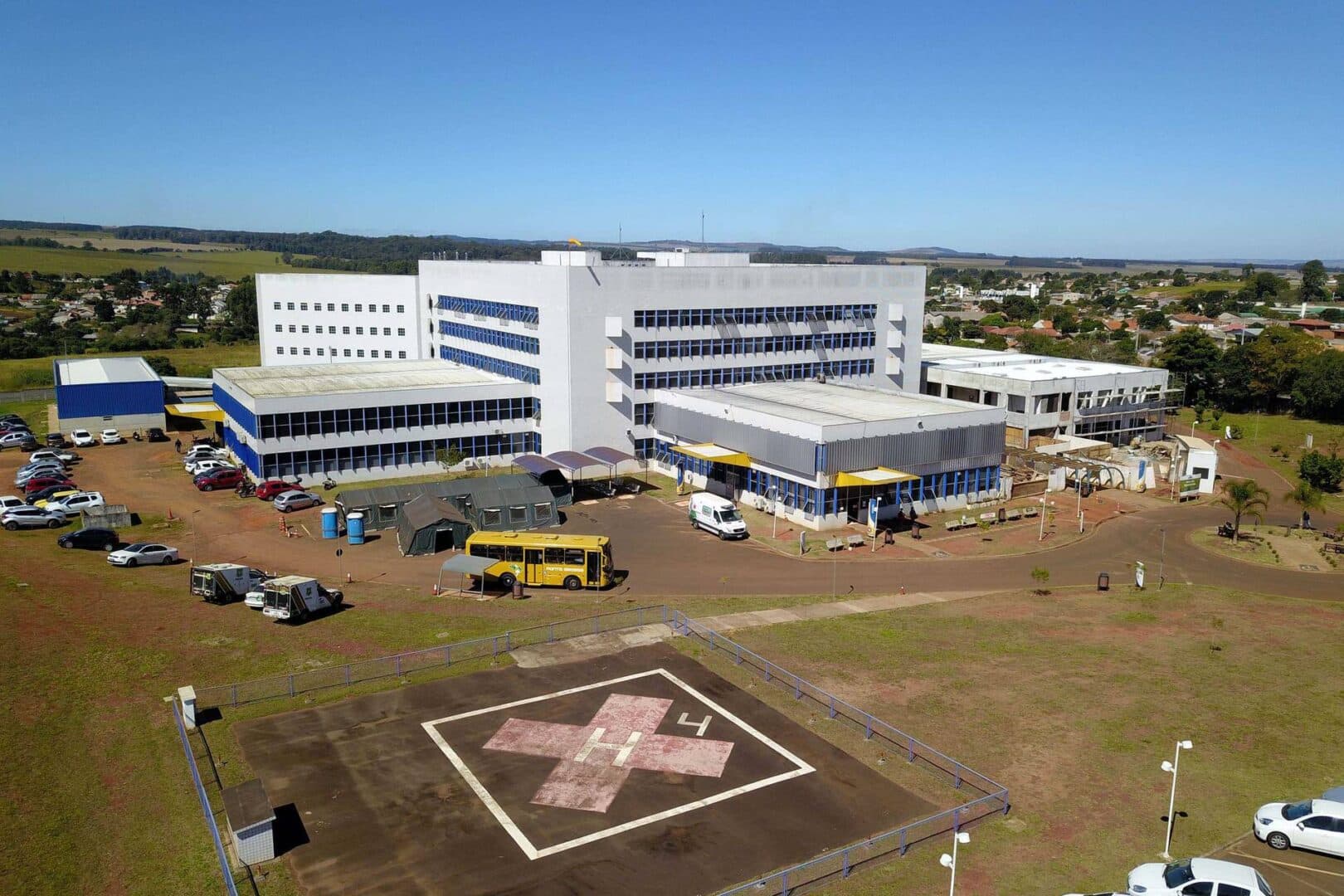 Empresa nega salários atrasados de trabalhadores da saúde
