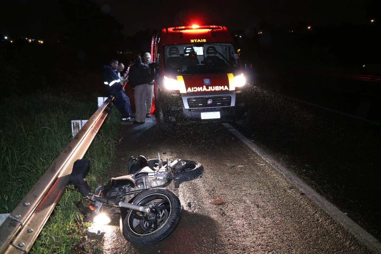 Acidente entre motos deixa homem ferido em PG