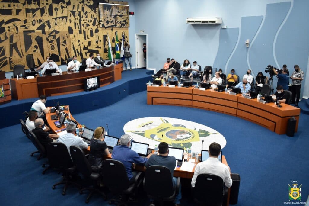 AO VIVO: Vereadores de PG debatem projetos durante sessão na Câmara
