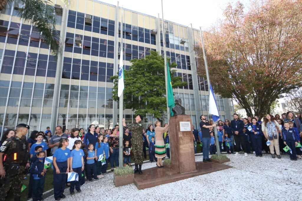 Cerimônia na Prefeitura de PG marca abertura da Semana da Pátria
