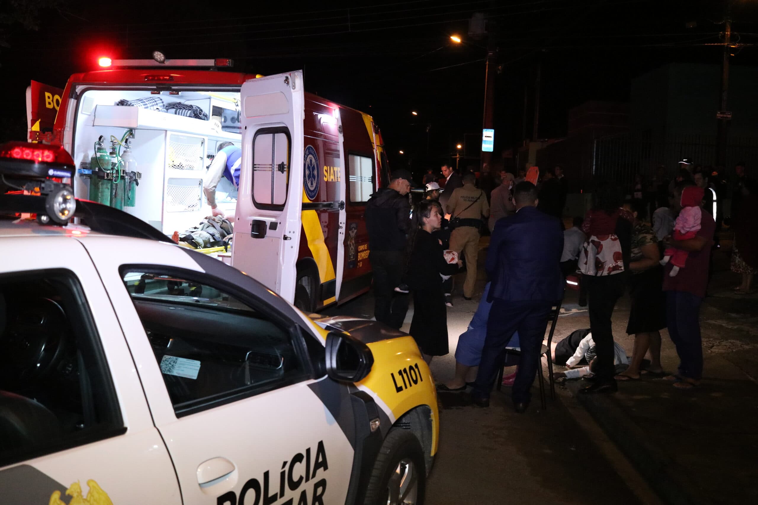 Cinco pessoas feridas em colisão frontal em PG