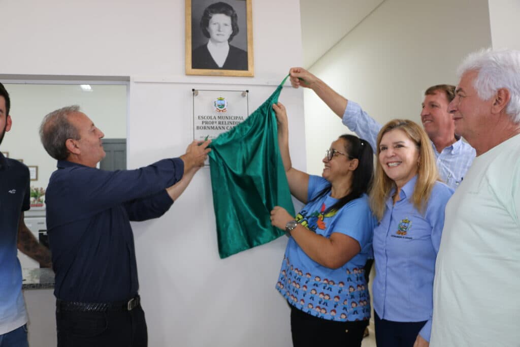 Prefeitura de Castro entrega nova sede da Escola Relindis Capilé