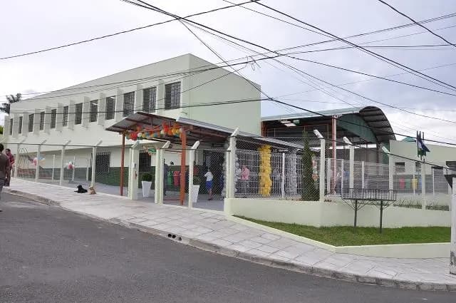 Mães se unem contra obrigatoriedade do ensino integral