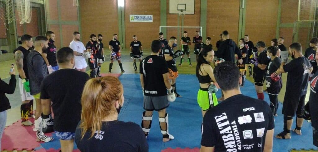 Atleta internacional participa de seminário com jovens do Santa Marta, em PG