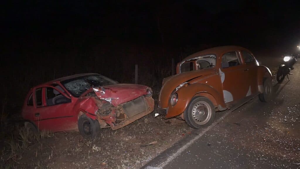 Motorista sem CNH se envolve em colisão frontal entre PG e Itaiacoca