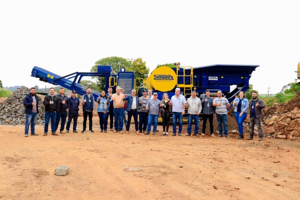 Prefeitura de Tibagi adquire britador para manutenção de estradas rurais