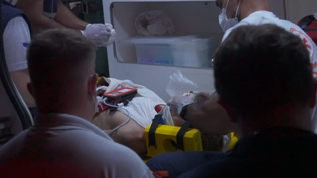 Homem fica em estado grave ao ser atingido com golpes de facão em PG