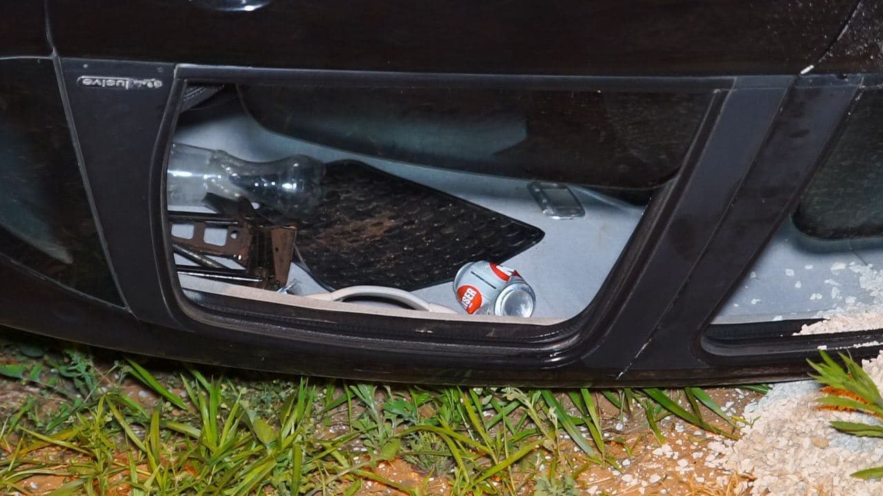 Motorista alcoolizado capota veículo no Bairro Neves
