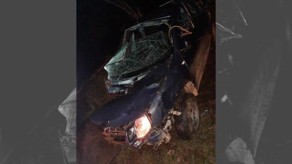 Jovens morrem em acidente de carro na BR-476