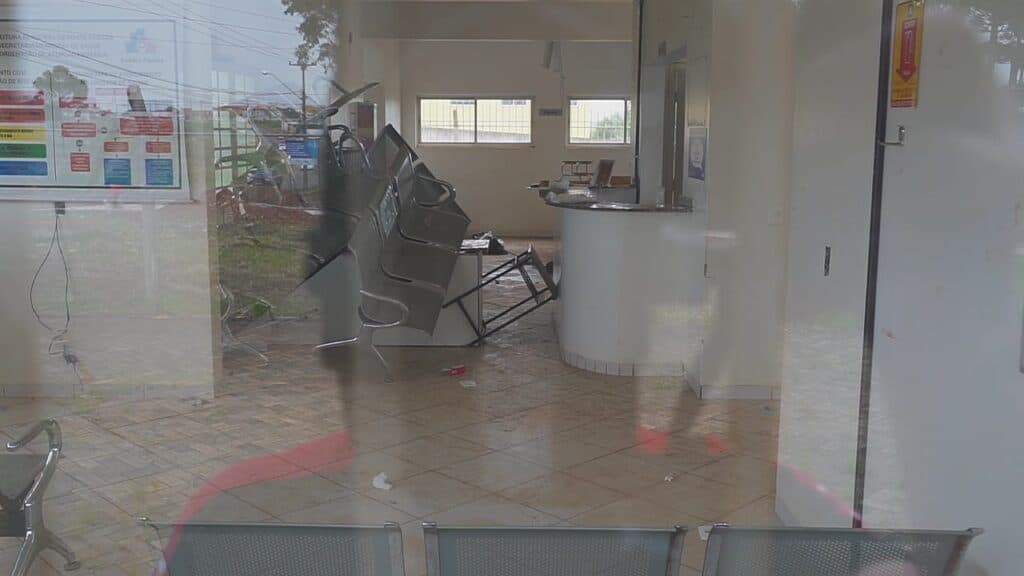 Abandonada pela Prefeitura, Unidade de Saúde de PG sofre novo arrombamento