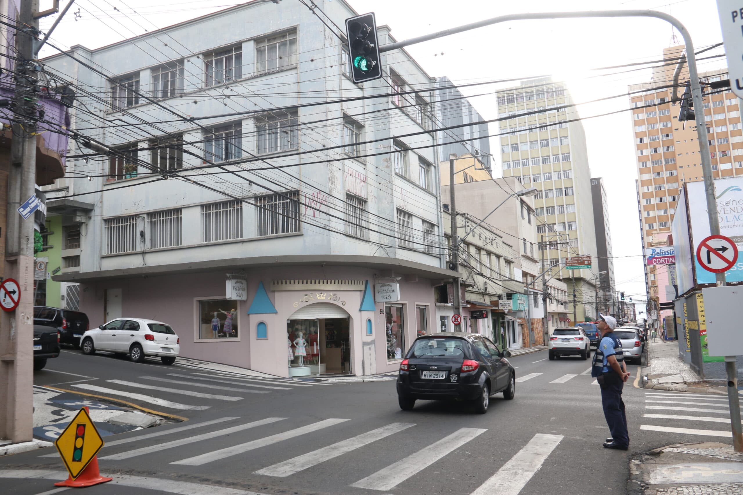 Novos semáforos são instalados no Centro de Ponta Grossa
