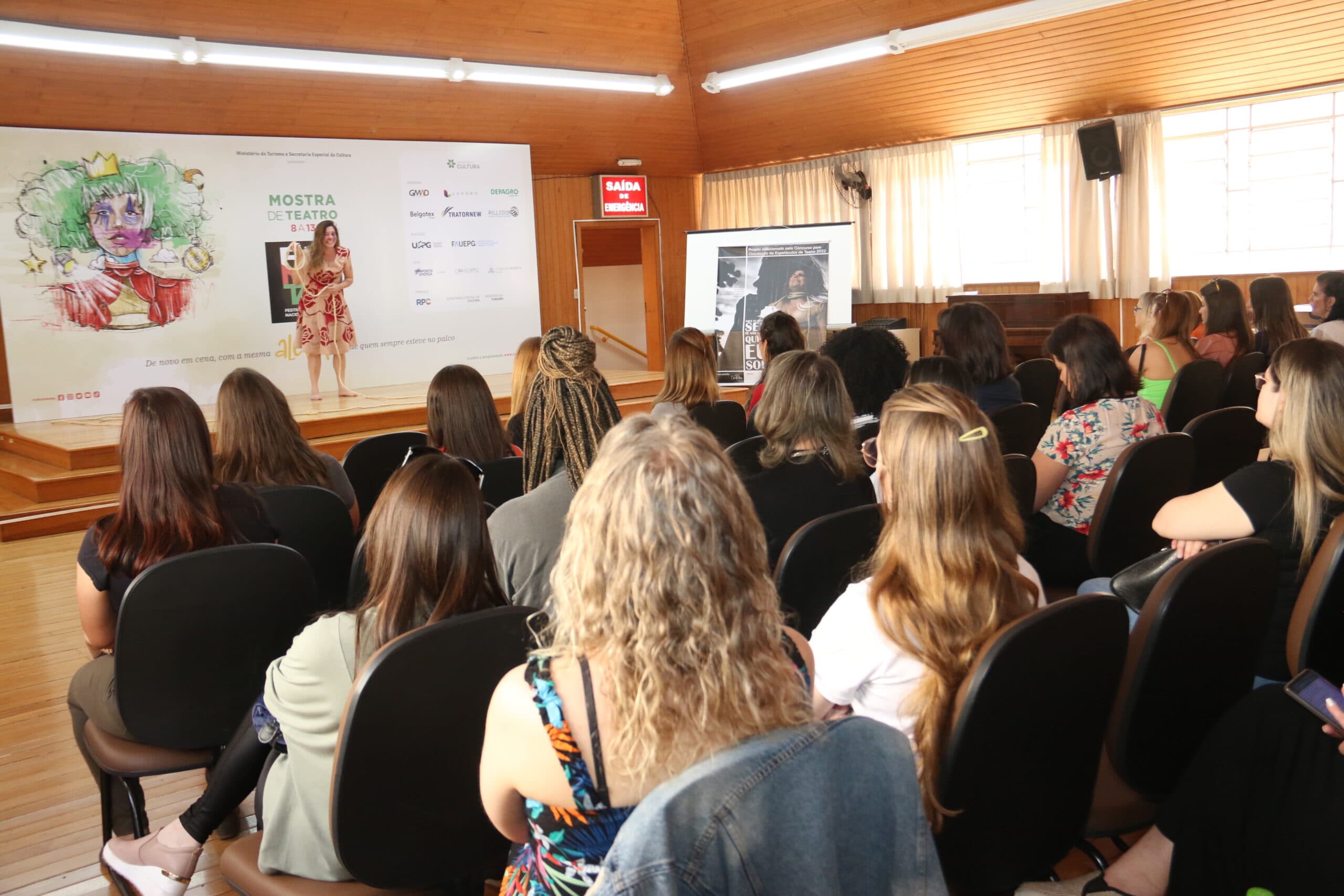 Prefeitura de PG realiza oficina de sensibilização para proteção da mulher