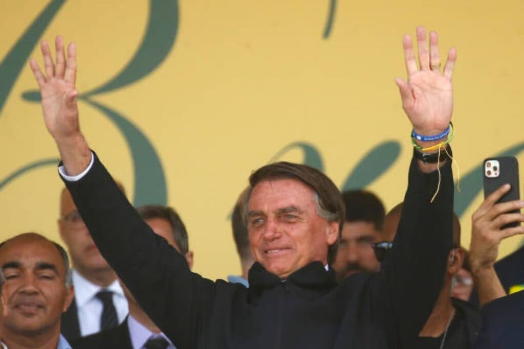 Bolsonaro visita refugiados ucranianos em Prudentópolis nesta sexta