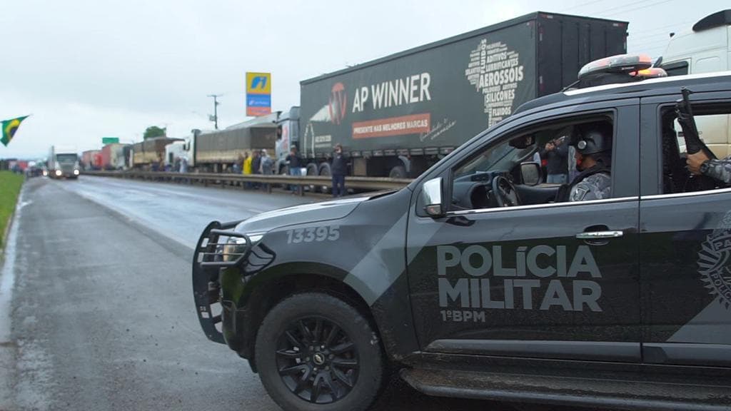 Ratinho Jr. afirma que PM já atua na liberação das rodovias no estado
