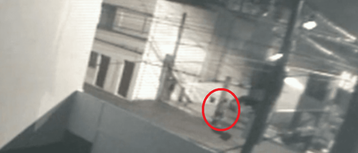 Vídeo mostra momento exato em que assaltante entra na Mesquita de PG