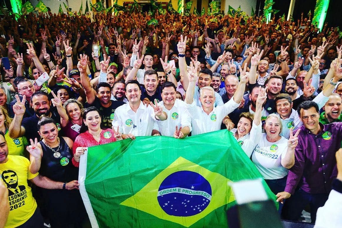 Evento pró-Bolsonaro reúne governador e centenas de lideranças em PG