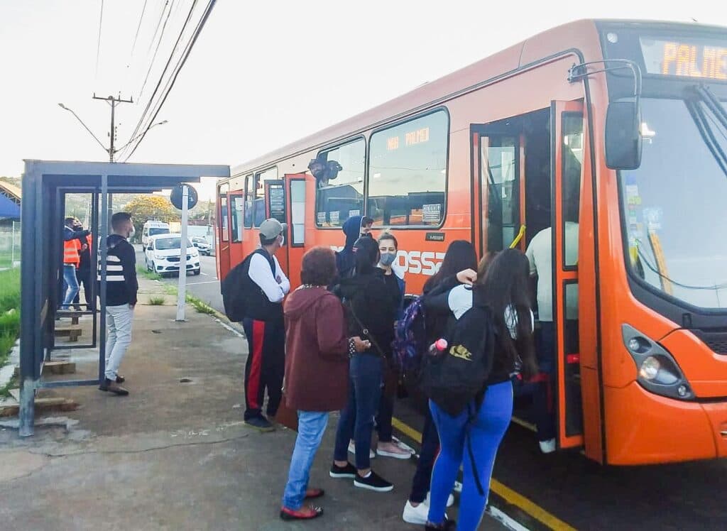 Transporte: Prefeitura inicia operação do PLR Palmeirinha