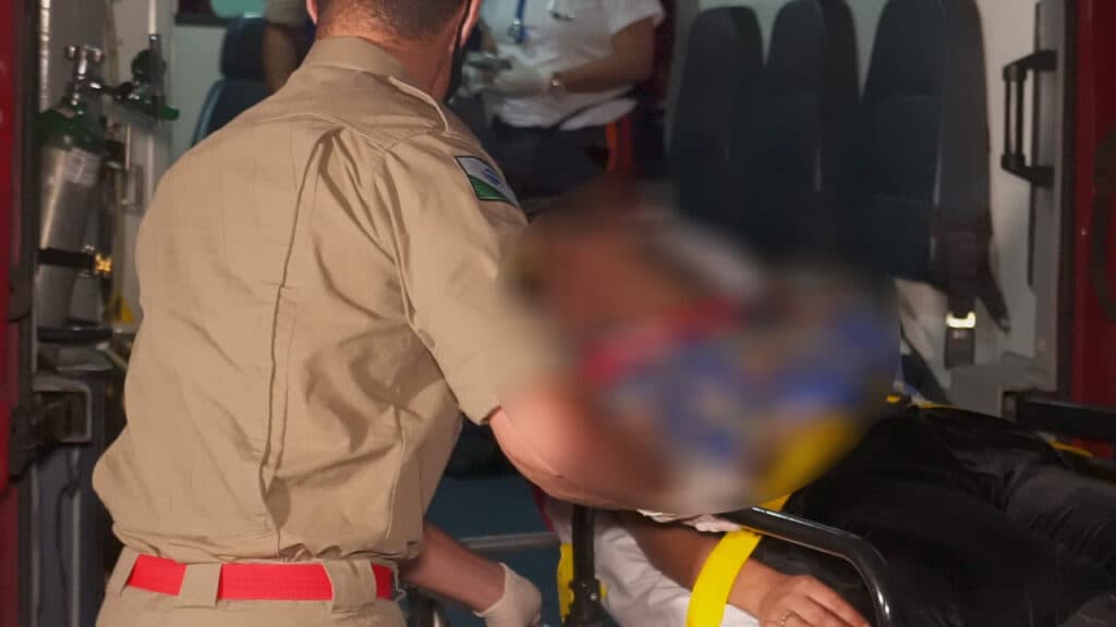 Jovem embriagada quase é atropelada e mobiliza equipes de resgate em PG