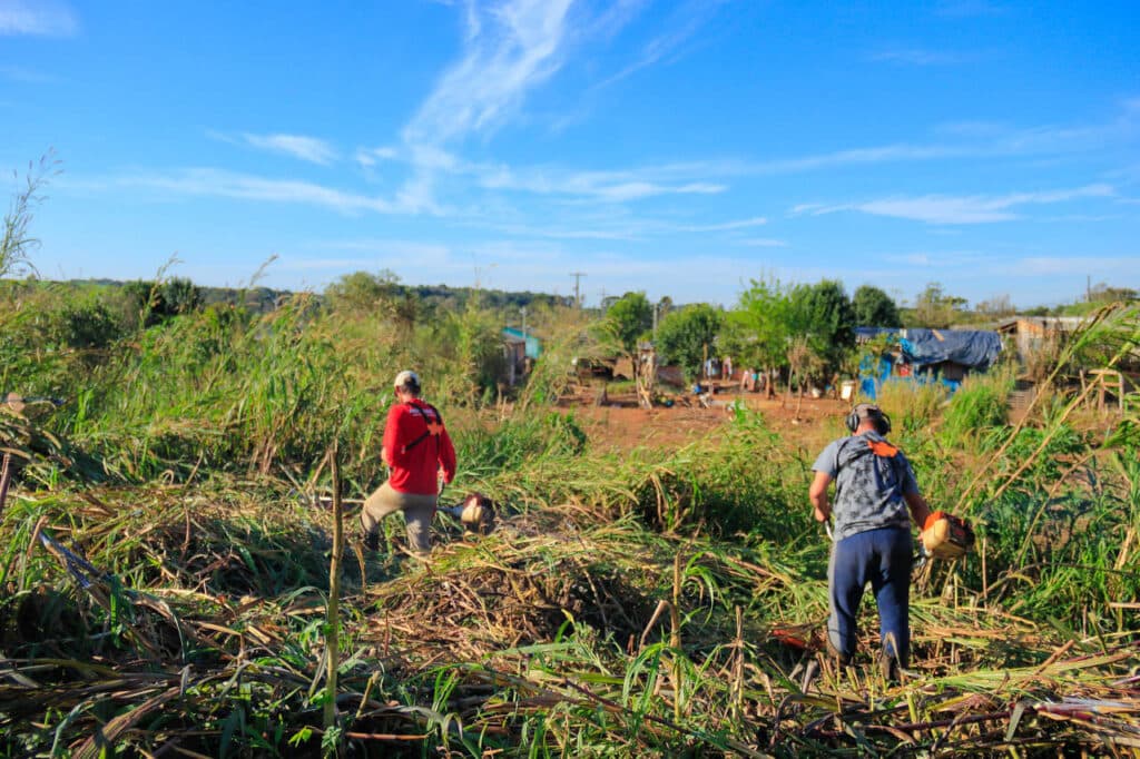 Meio Ambiente de Tibagi realiza limpeza em área crítica da cidade