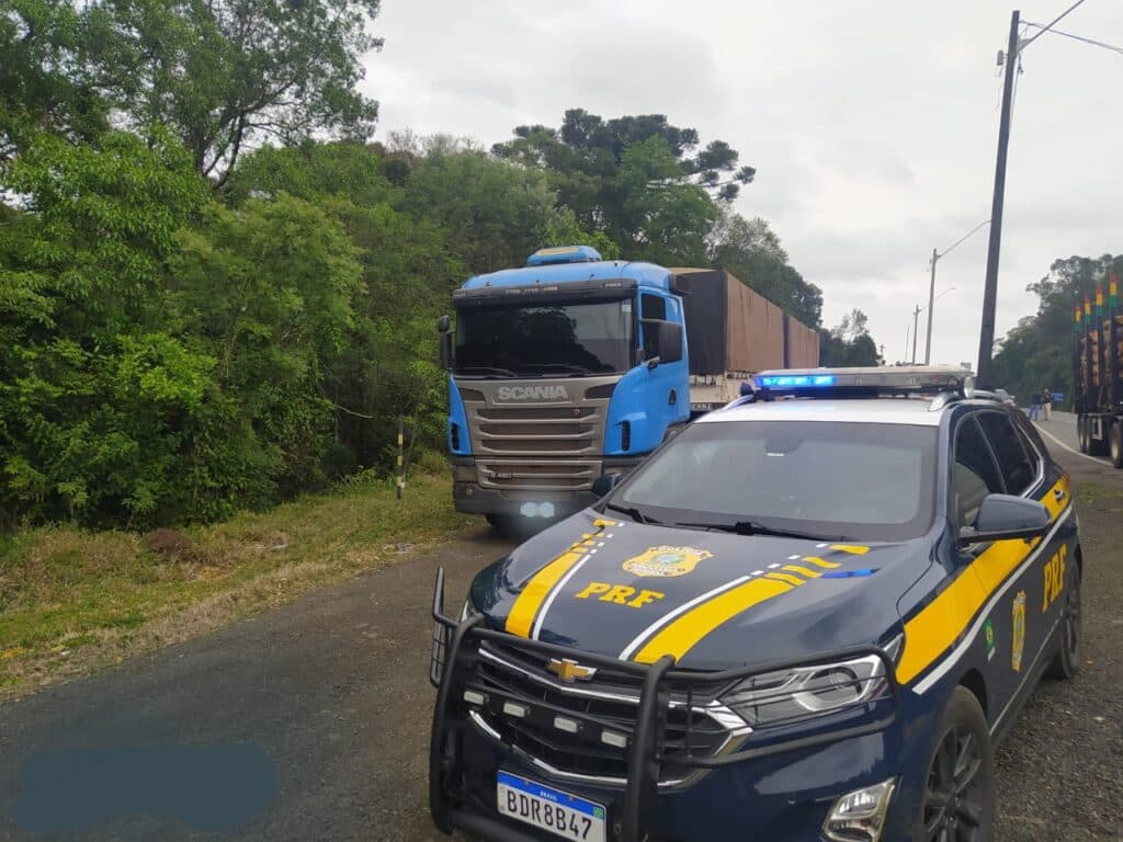 PRF de Ponta Grossa recupera caminhão roubado em São Paulo