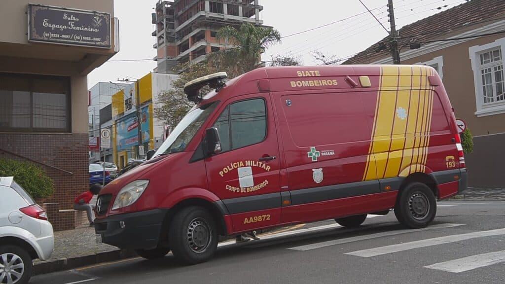 Mulher e criança atropeladas em  cruzamento no centro de PG