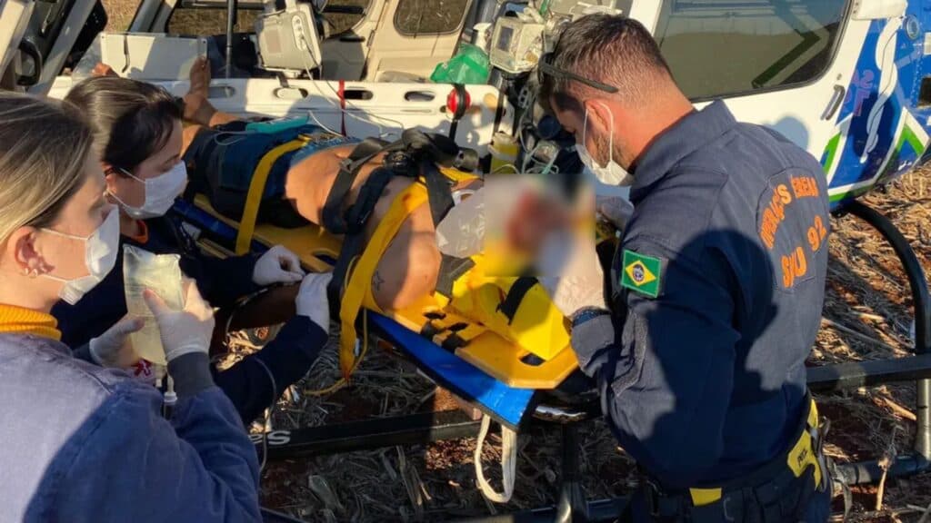 Pneu de caminhão explode e deixa jovem em estado grave no PR