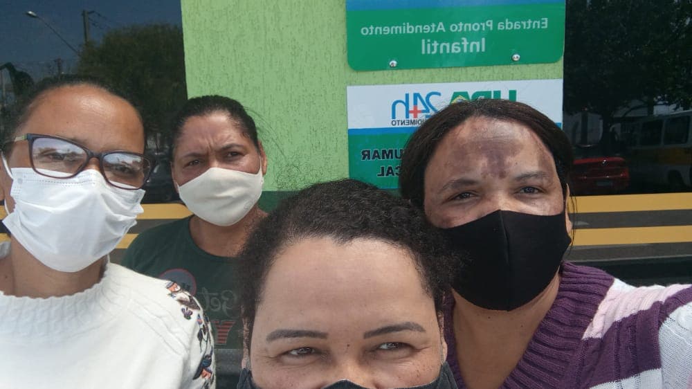 Família faz protesto em frente à UPA Santa Paula para exigir atendimento para idoso de 101 anos