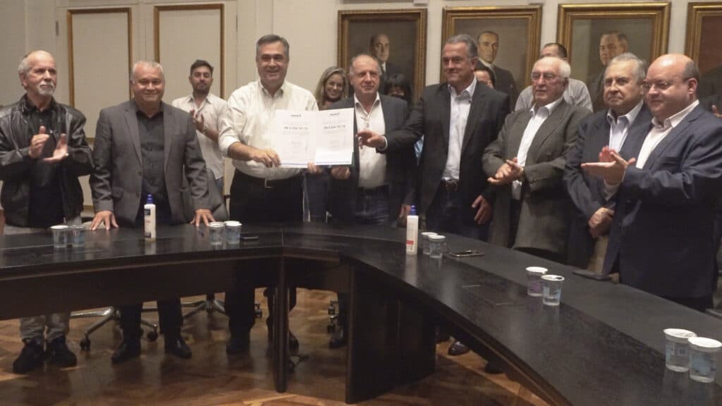 Plauto libera recurso para a construção do  Hospital do Câncer de Ponta Grossa