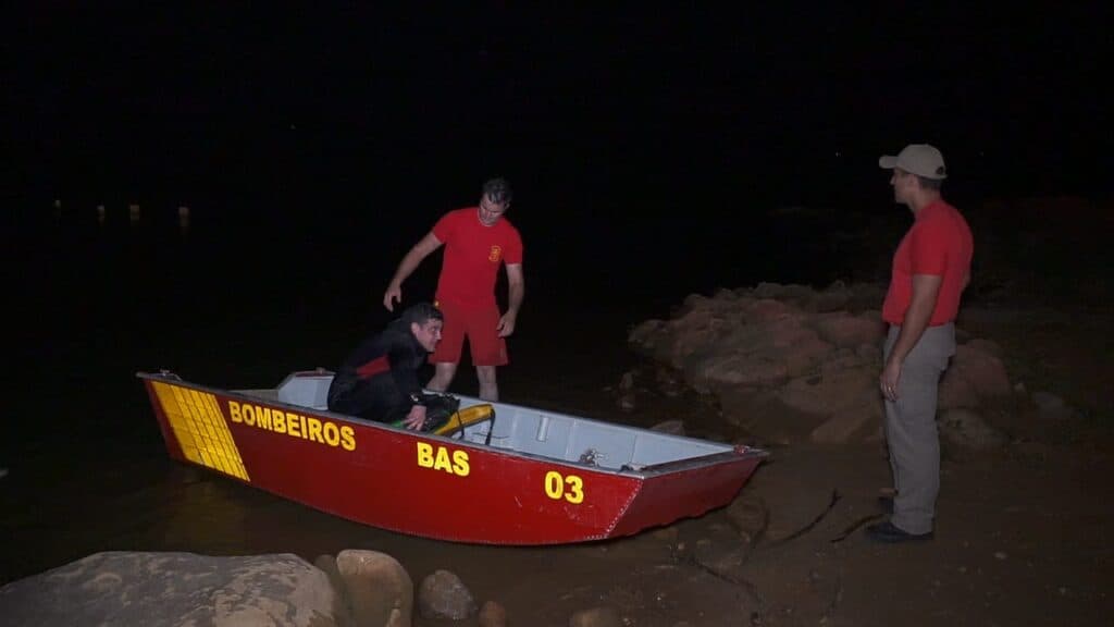 Jovem se afoga na região do Alagados e bombeiros retornam buscas nesta terça
