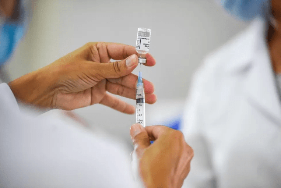 Prefeitura abre agendamento de 2ª dose para público que tomou Pfizer