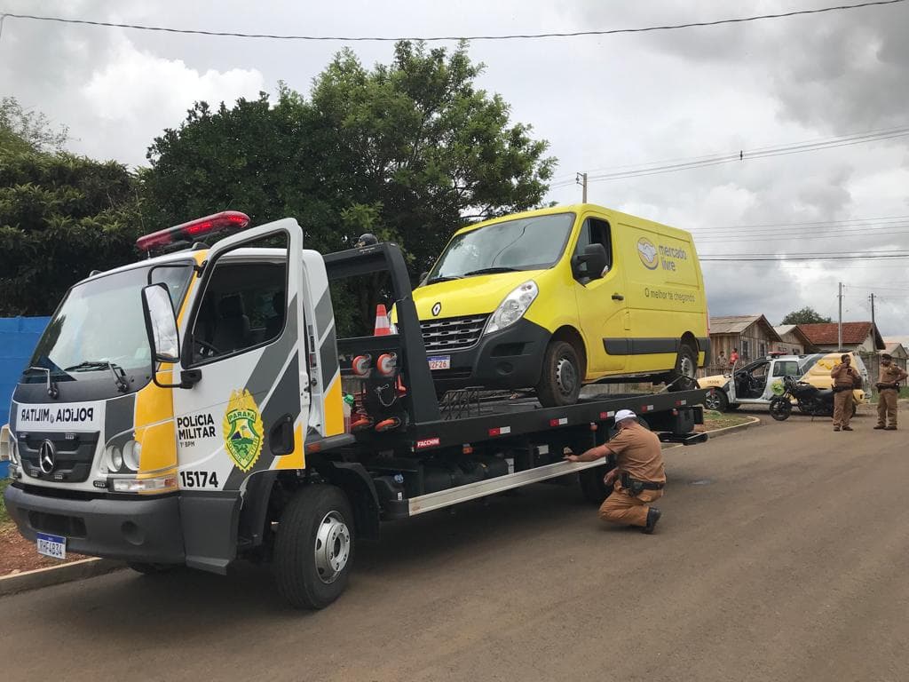 Quadrilha faz reféns em roubo de carga em Ponta Grossa