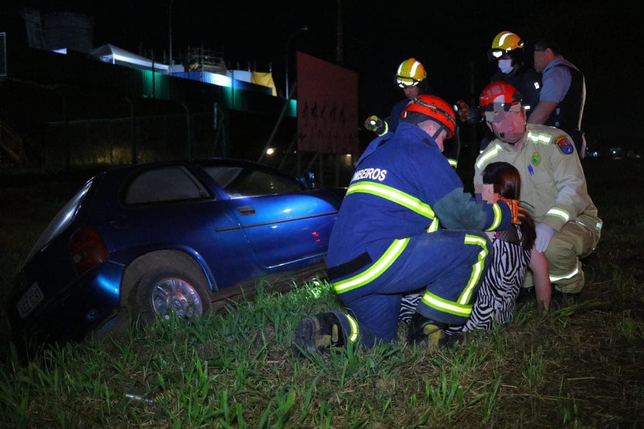 Mulher fica ferida após se envolver em acidente na BR-376 em PG