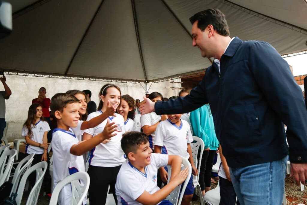 Paraná vai ampliar aulas de robótica com avanço do novo ensino médio, diz Ratinho