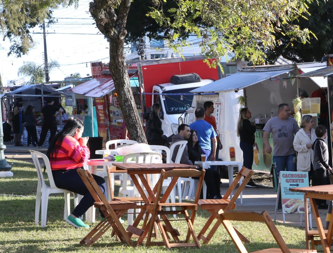 Com música ao vivo, Feira Gastronômica é atração nesta sexta-feira