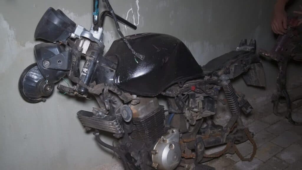 Homem que praticava desmanche de motos roubadas foi preso em PG