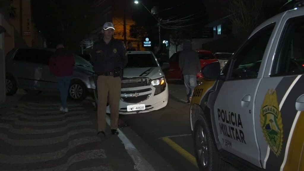 Confusão no trânsito causa acidente com três carros em PG
