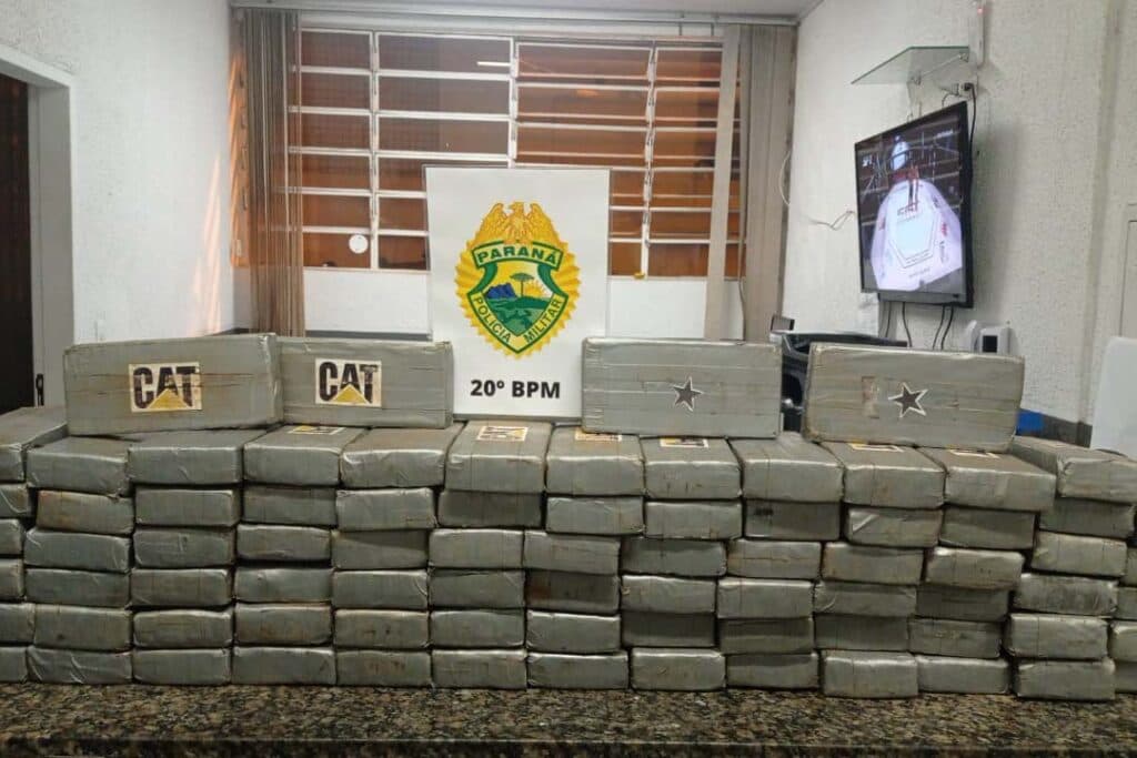 PM apreende 112 quilos de cocaína transportados em veículos