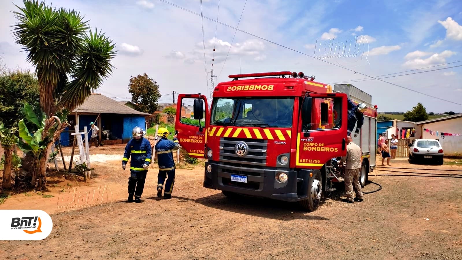 Casinha de boneca é incendiada enquanto criança brincava