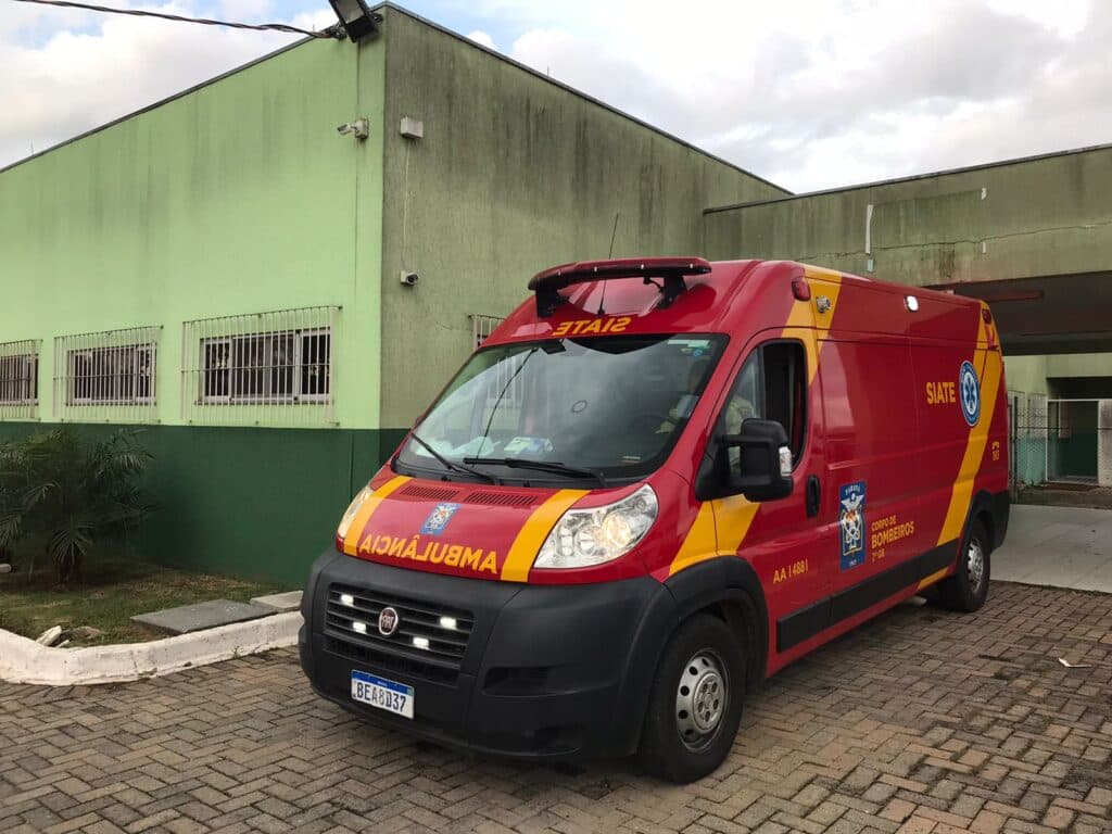 Trabalhador sofre queda de três metros e fica ferido em PG