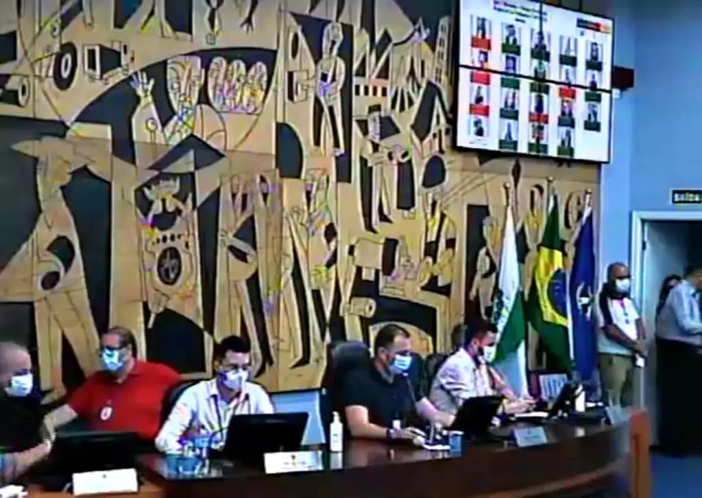 Vereadores aprovam projeto que extingue AMTT em Ponta Grossa