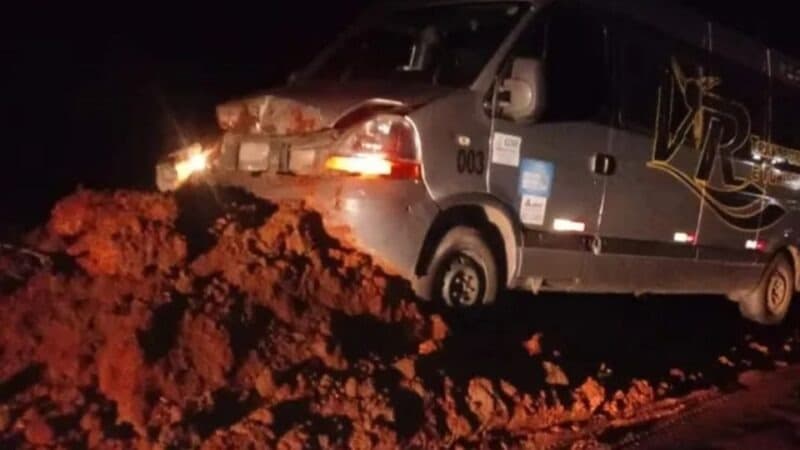Identificados suspeitos de despejar terra e causar acidente em rodovia do PR